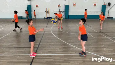 每体：巴萨希望与什琴斯尼续约1年，球员本赛季会继续担任主力